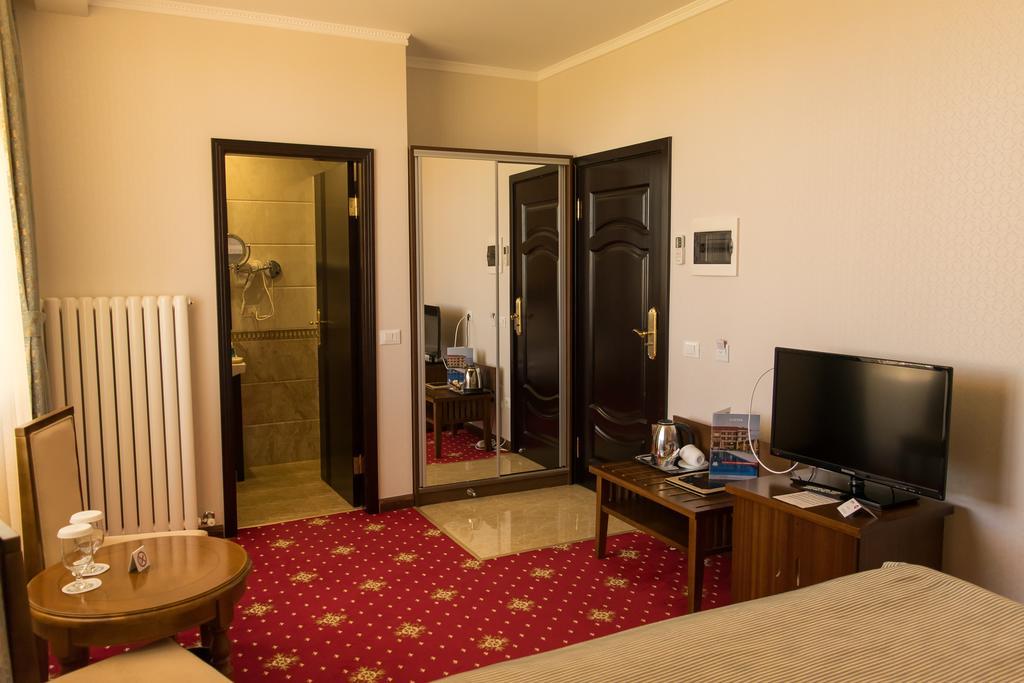 Elektra Vama Veche Hotel Екстериор снимка